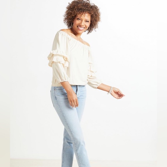 Evereve Cory Knit Ruffle Off Shoulder top - Picture 3 of 3